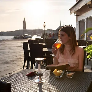 https://bucintoro.hotelinveneto.com